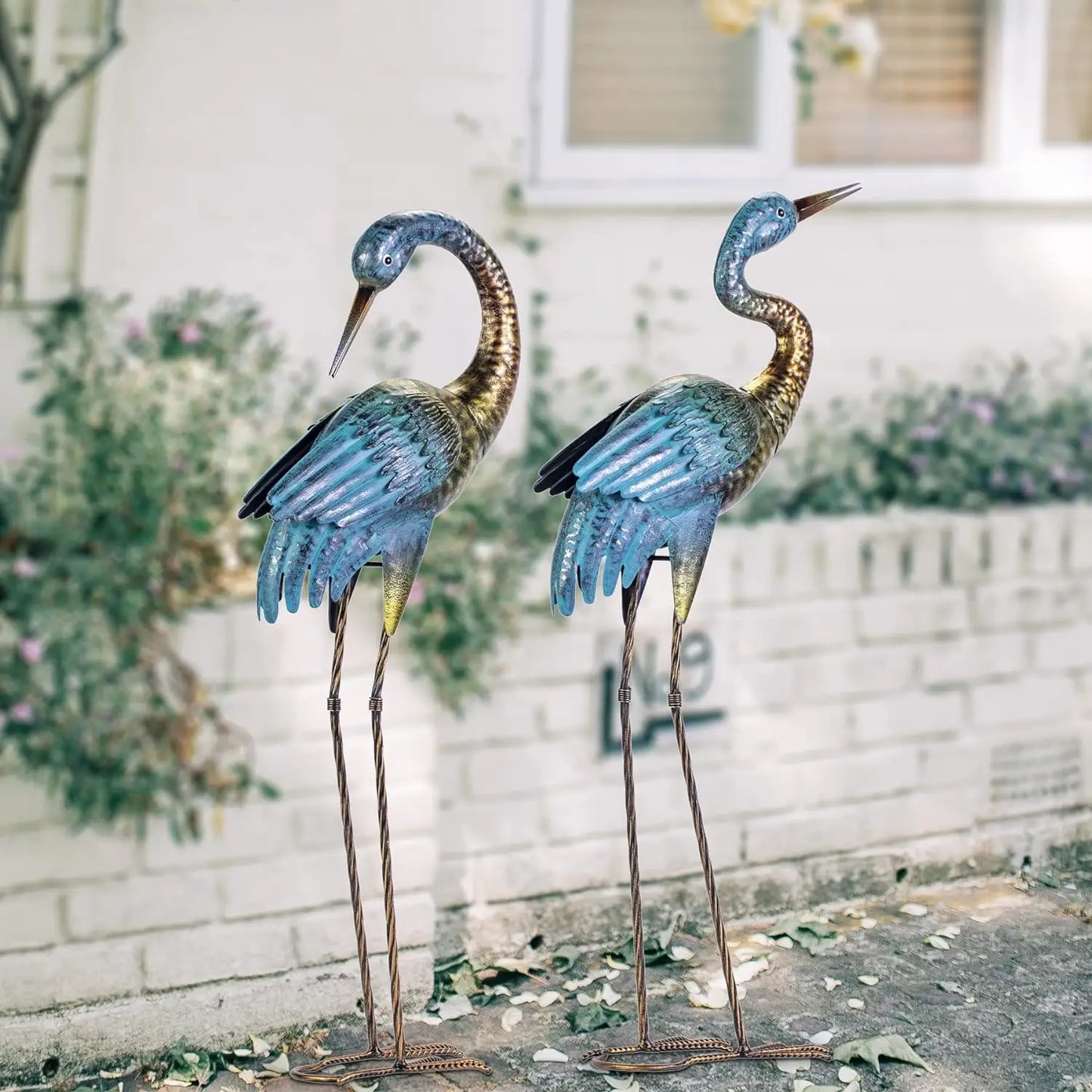 Standing Blue Heron Decoy Sculptures, Metal Bird Yard Art for Lawn Patio Backyard Decoration